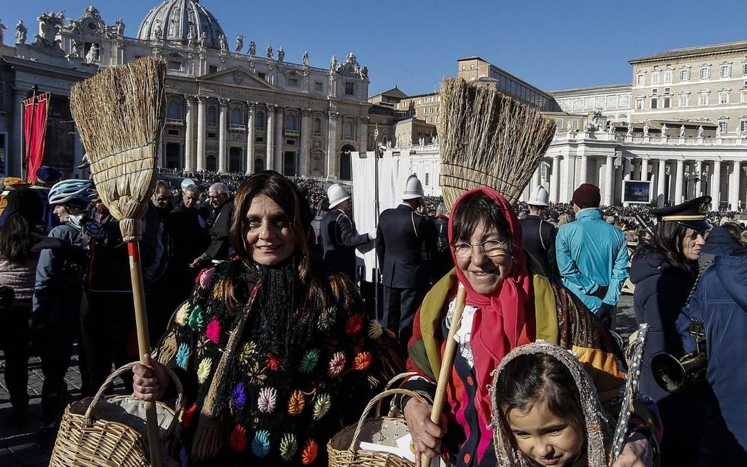 Desfile da Bruxa na Italia na Festa della Befana