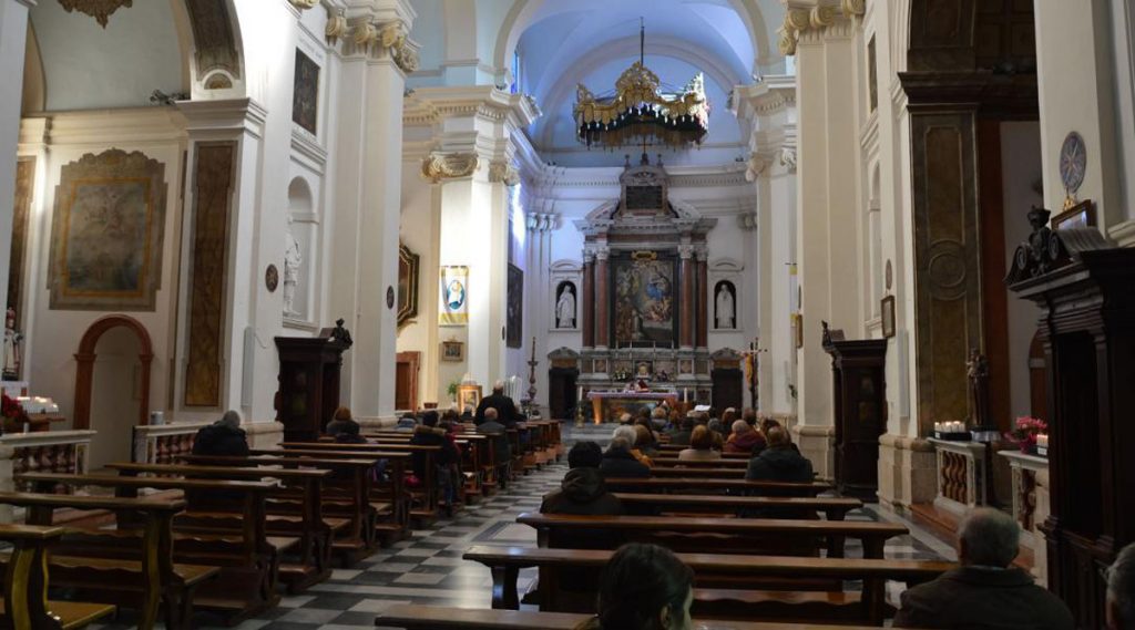 Basilica de São Valentim por dentro