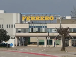 Fachada Ferrero